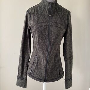 Lululemon Women’s Define Jacket in Luxtreme in Cameo Evergreen
